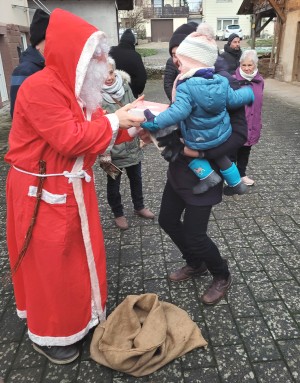 Nikolaus beschert den Wandernachwuchs 