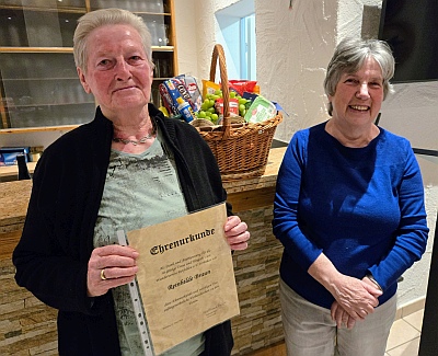 Ehrung Reinhilde Braun Wanderverein Rotfelden für 50-jährige Mitgliedschaft