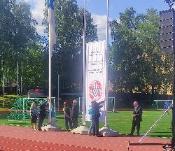 Feierliches Hissen der offiziellen IVV-Fahne bei der Eröffnung