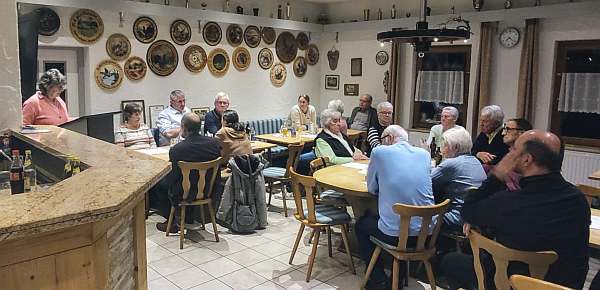 Mitglieder bei der Hauptversammlung im Schützenhaus